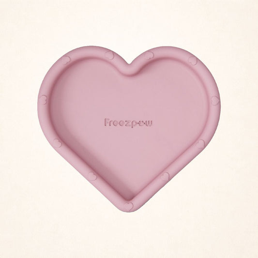 FreezLove™ Cat Heart Enrichment Toy | Silicone Frozen Treat Puzzle for Cats